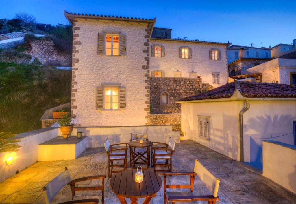 Nereids Guesthouse Ýdra Eksteriør bilde